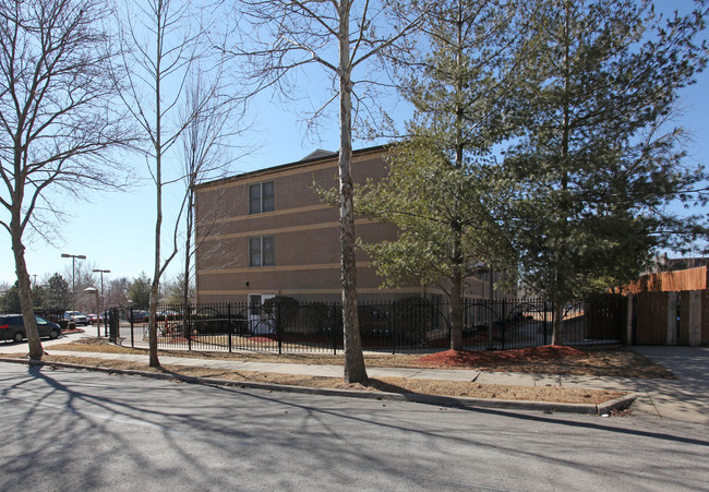 Palestine Gardens North in Kansas City, MO - Building Photo - Building Photo