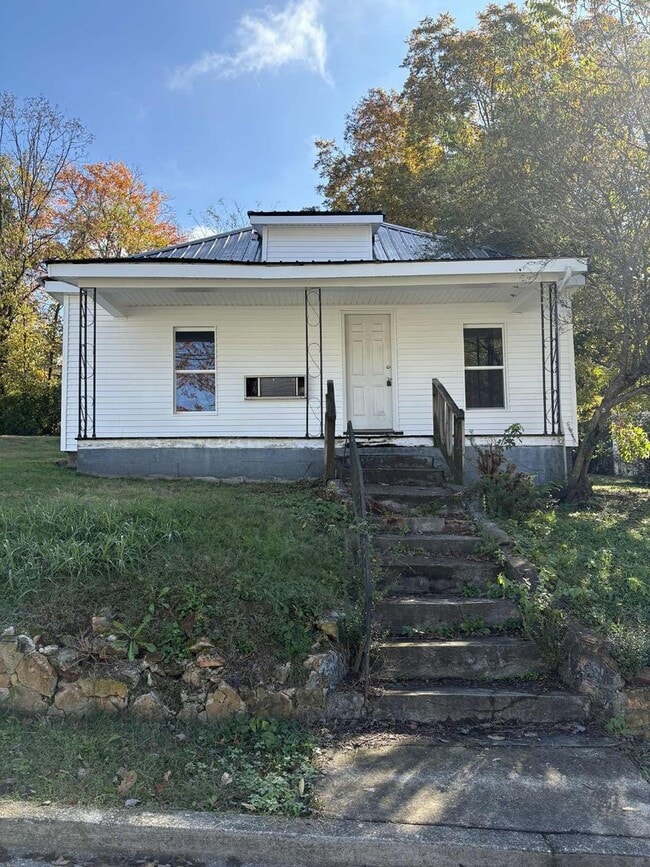 property at 206 N Morgan St