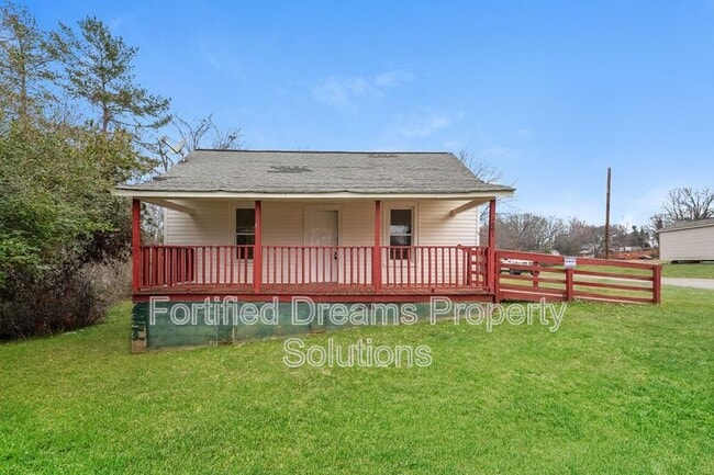 property at 2001 Row St