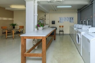 Tiki Apartments in Seattle, WA - Foto de edificio - Building Photo