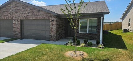 6807 NW Trevy St in Bentonville, AR - Building Photo - Building Photo