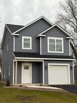 122 Memphis St in Liverpool, NY - Building Photo