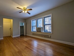 3732 N Pine Grove Ave in Chicago, IL - Building Photo - Building Photo