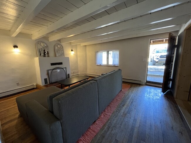 223 Ranchitos Rd in Taos, NM - Building Photo - Building Photo