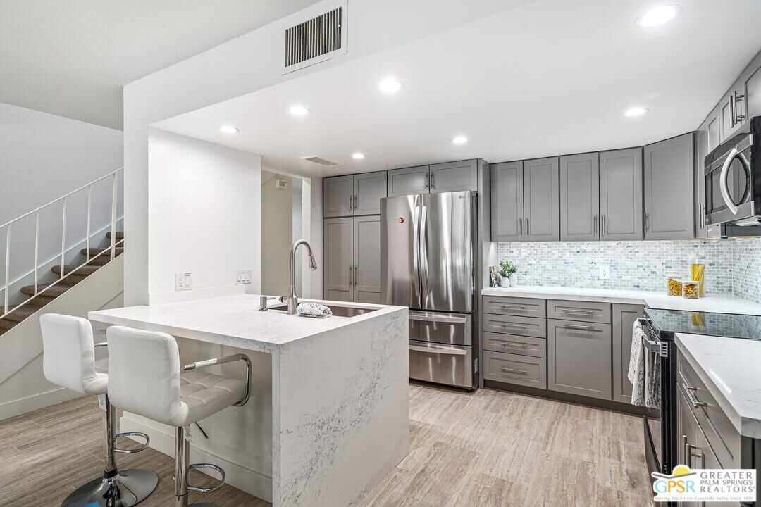 2029 Ramitas Way in Palm Springs, CA - Building Photo