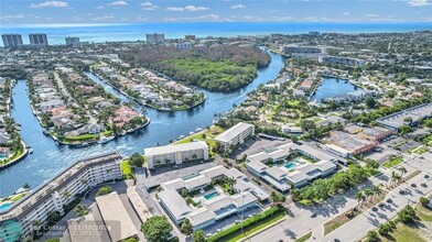 330 N Federal Hwy in Deerfield Beach, FL - Foto de edificio - Building Photo