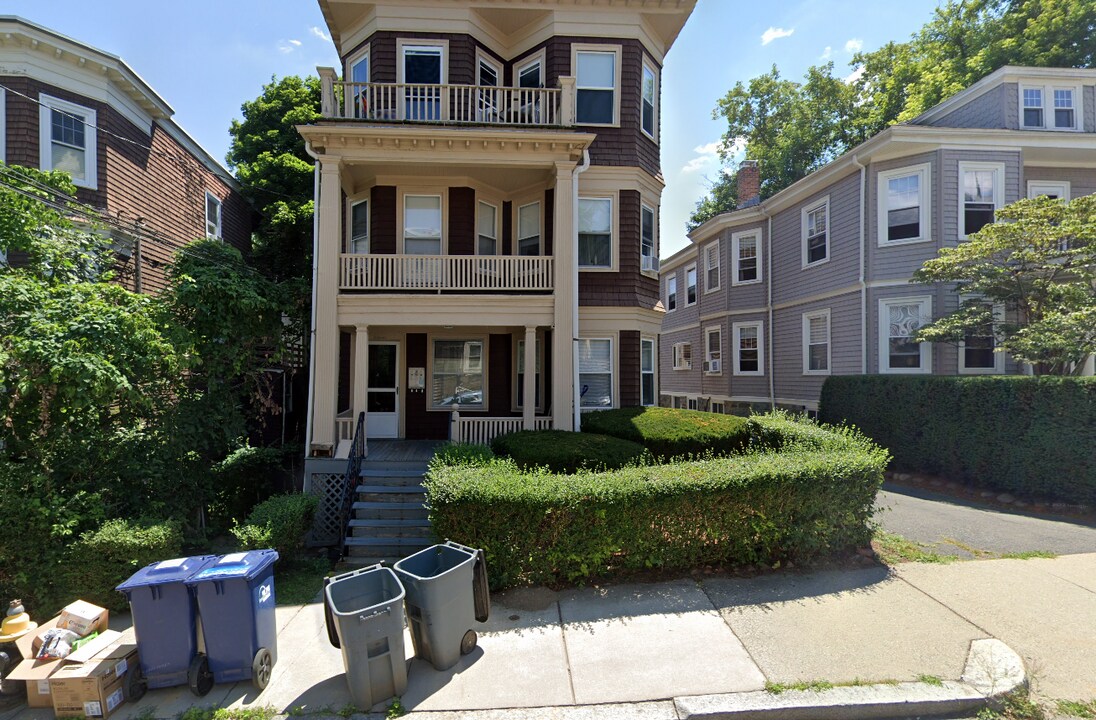 11 Atkins St, Unit 2 in Boston, MA - Foto de edificio