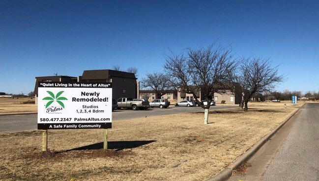 The Palms Apartments in Altus, OK - Building Photo - Building Photo