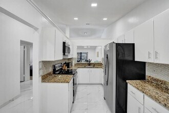 5434 SW 25th Ave in Fort Lauderdale, FL - Building Photo - Building Photo