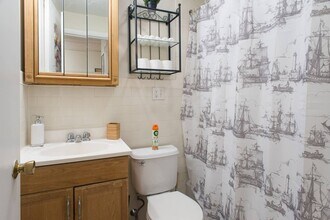 43 Bay State Rd, Unit 4F in Boston, MA - Foto de edificio - Building Photo