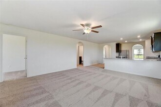 18520 Quiet Range Dr in Elgin, TX - Building Photo - Building Photo