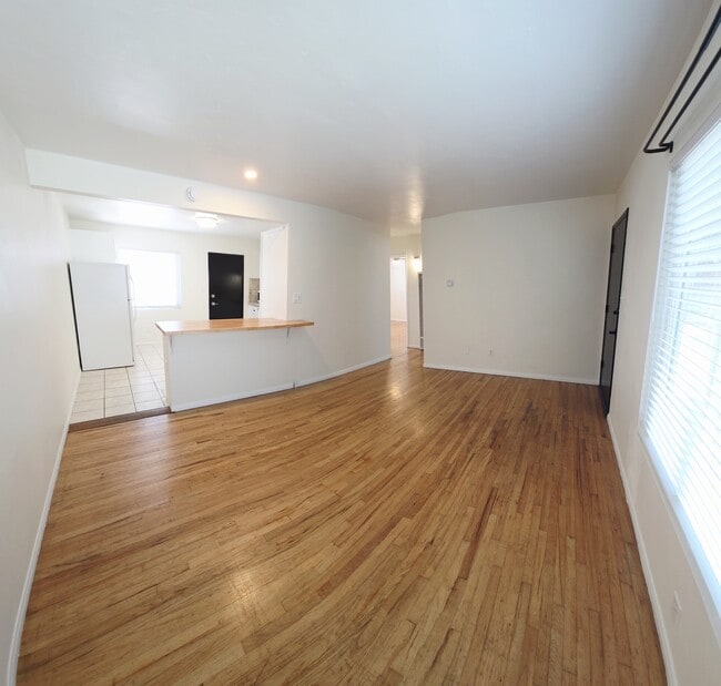 2039 Thomas Ave in San Diego, CA - Building Photo - Building Photo