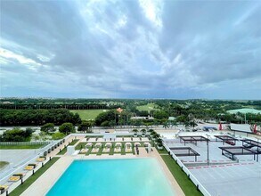 5252 NW 85th Ave, Unit 904 in Doral, FL - Building Photo - Building Photo