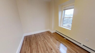 66 Walden St, Unit 4 in Cambridge, MA - Building Photo - Building Photo