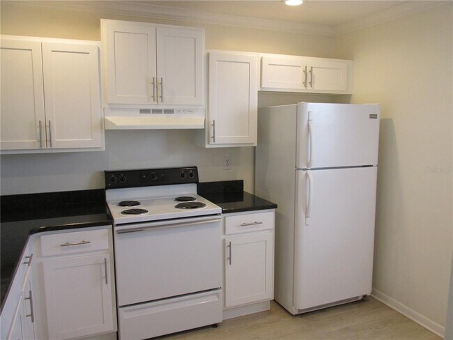 900 Bird Bay Way in Venice, FL - Building Photo - Building Photo