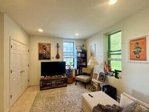 520 Undercliff Ave in Edgewater, NJ - Building Photo - Building Photo