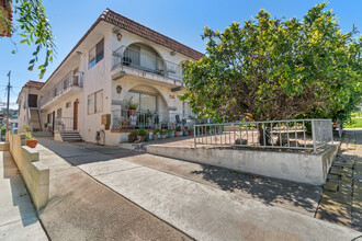 735 W 30th St in San Pedro, CA - Building Photo - Building Photo