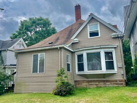 449 W Main St in Ashland, OH - Building Photo