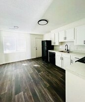 River Front in Charleston, SC - Building Photo