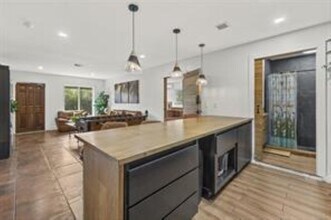1740 NE 49th St in Oakland Park, FL - Building Photo - Building Photo