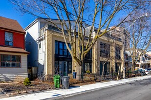 686-692 Saint Clarens Av in Toronto, ON - Building Photo