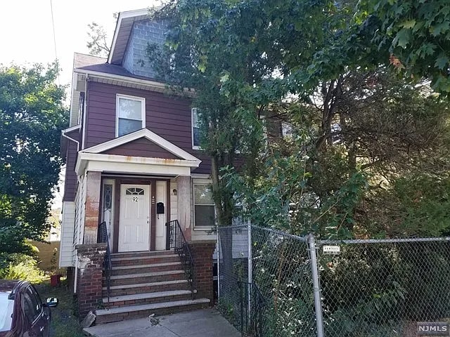 property at 92 Harrison Pl