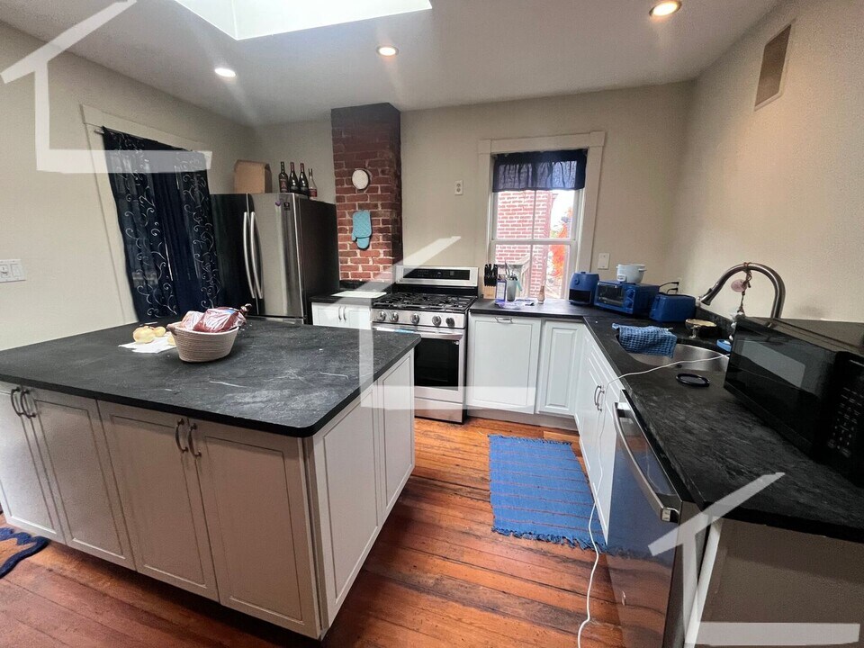 153 Highland St in Boston, MA - Building Photo