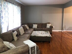 39063 Grennada St in Livonia, MI - Building Photo - Building Photo