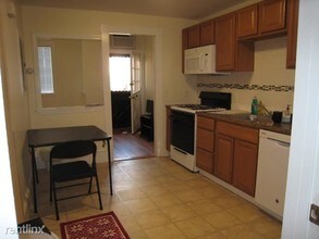302 Highland Ave-Unit -Apt A in Somerville, MA - Foto de edificio - Building Photo