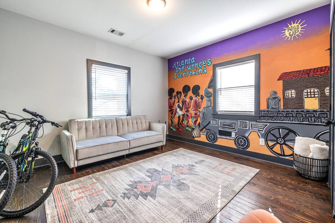 988 Mayson Turner Rd NW in Atlanta, GA - Building Photo