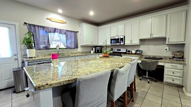 11134 Palmillas Loop in Laredo, TX - Building Photo - Building Photo