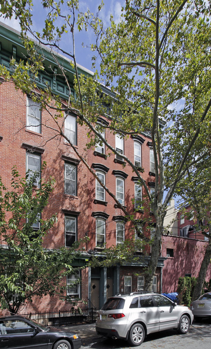 102 Morris St in Jersey City, NJ - Foto de edificio