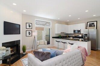 1547 W George St in Chicago, IL - Building Photo - Building Photo