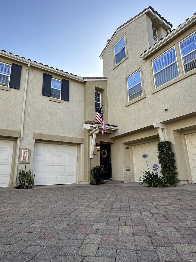 4089 Peninsula Dr in Carlsbad, CA - Building Photo - Building Photo