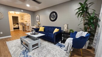 7103 Oxford Ave in Philadelphia, PA - Building Photo