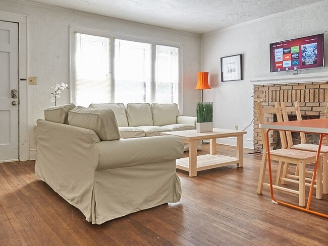 504 SW 10th St in Gainesville, FL - Building Photo - Building Photo