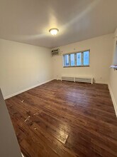 47-14 Ditmars Blvd in Queens, NY - Building Photo - Building Photo