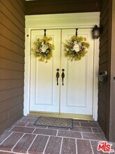 6501 Bradley Pl in Los Angeles, CA - Building Photo - Building Photo