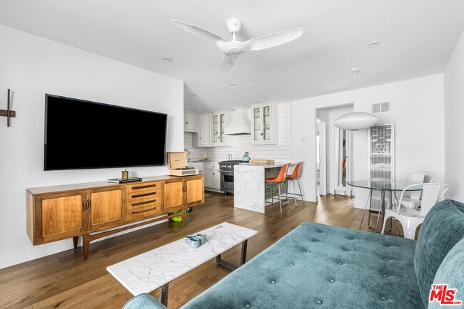 1929 Tamarind Ave in Los Angeles, CA - Foto de edificio - Building Photo