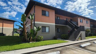 1704 University Ln in Cocoa, FL - Building Photo
