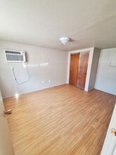 2903 NE Riverside Ave in Pendleton, OR - Building Photo - Building Photo