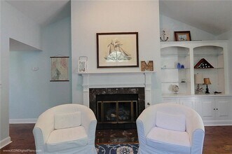 521 Corey Ln in Middletown, RI - Building Photo - Building Photo