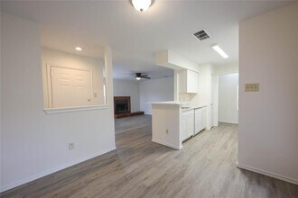 8701 Schick Rd in Austin, TX - Building Photo - Building Photo
