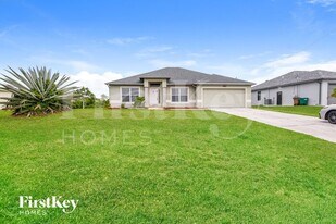 4105 NE 10th Ave in Cape Coral, FL - Building Photo