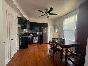 2279 N Clybourn Ave, Unit 1 in Chicago, IL - Building Photo - Building Photo