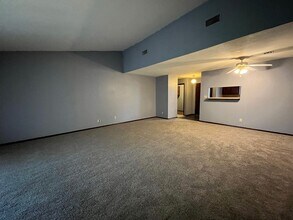 12735 E 39th St in Tulsa, OK - Foto de edificio - Building Photo