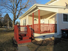 26 Wing Ave-Unit -C in Dover Plains, NY - Foto de edificio - Building Photo