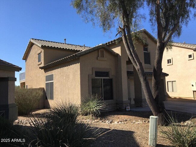 2503 W White Feather Ln in Phoenix, AZ - Foto de edificio - Building Photo