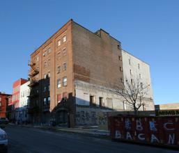 72 Berry St in Brooklyn, NY - Building Photo - Building Photo