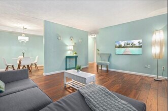272 Albion St in Wakefield, MA - Building Photo - Building Photo